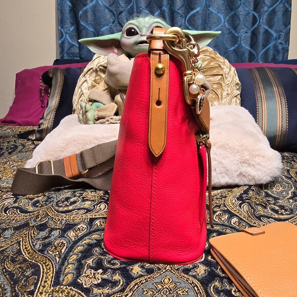 Dooney & Bourke Raleigh Small Roxy Leather shoulder Bag in Geranium & Wallet - Picture 5 of 16